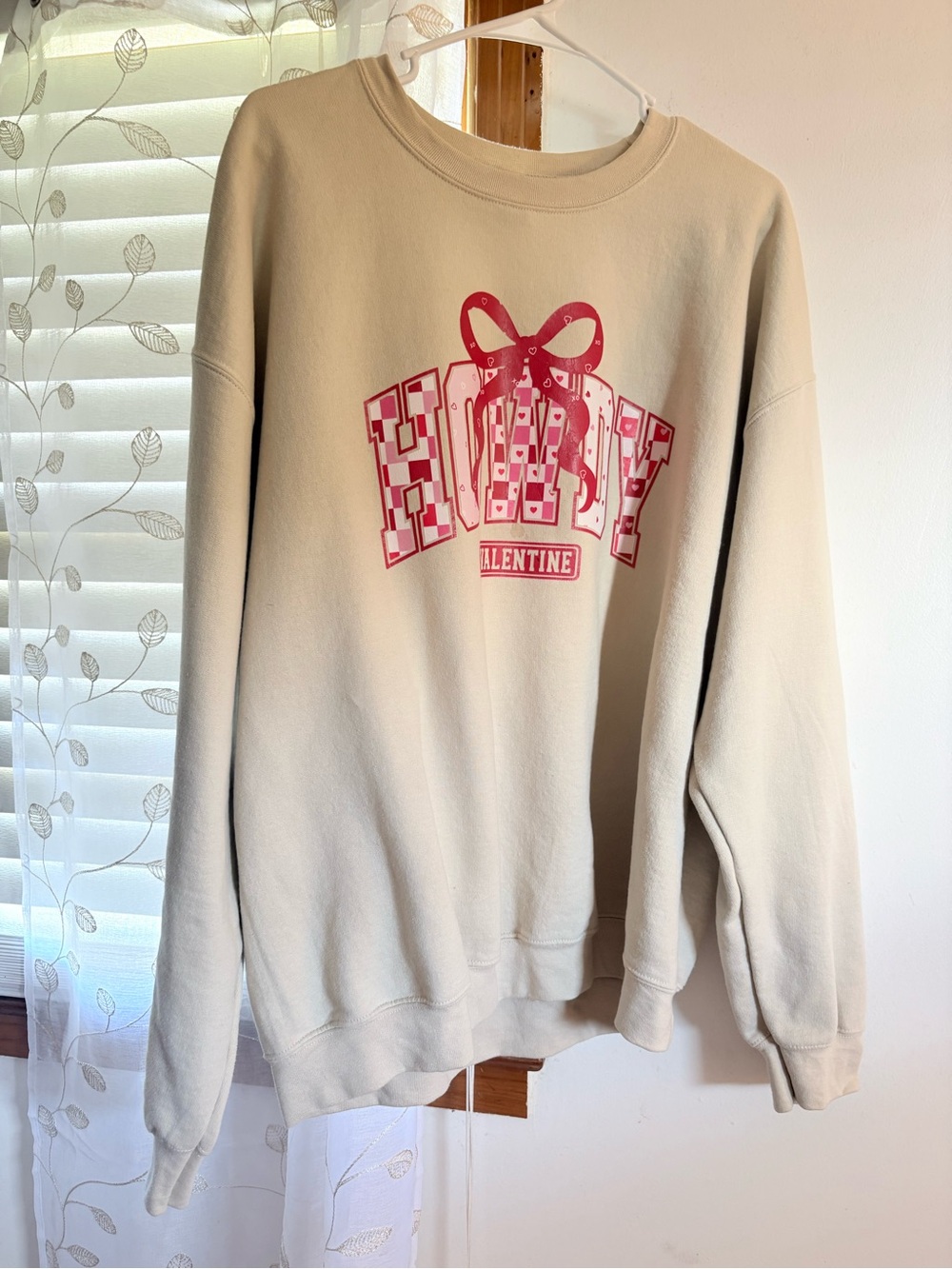 Valentine Heart Graphic Crewneck Sweatshirt - Cream & Pink